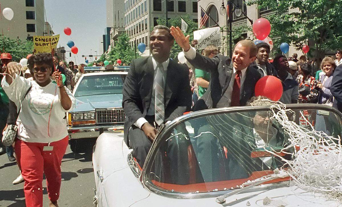 HORNETS PARADE 2