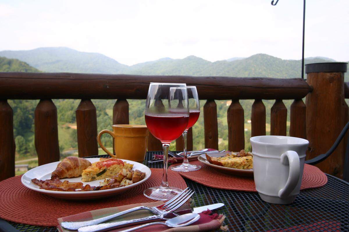 Wildberry Lodge in the Smokey Mountains offers a gourmet breakfast for guests.