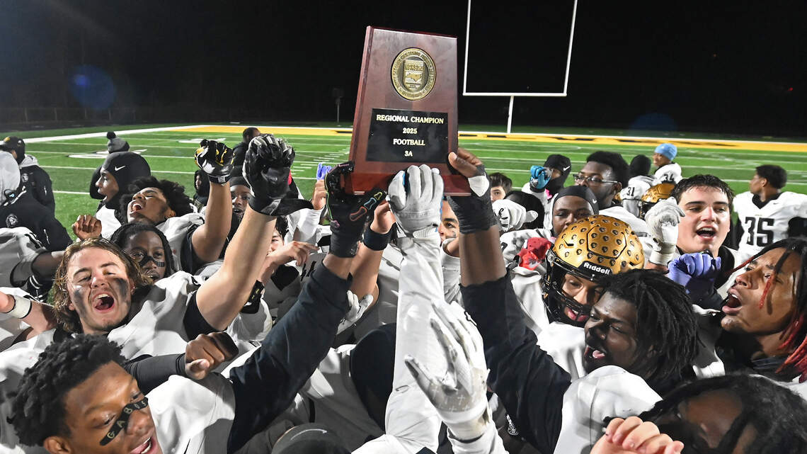 Shelby’s Golden Lions roar past Lincolnton, back to another NCHSAA state final