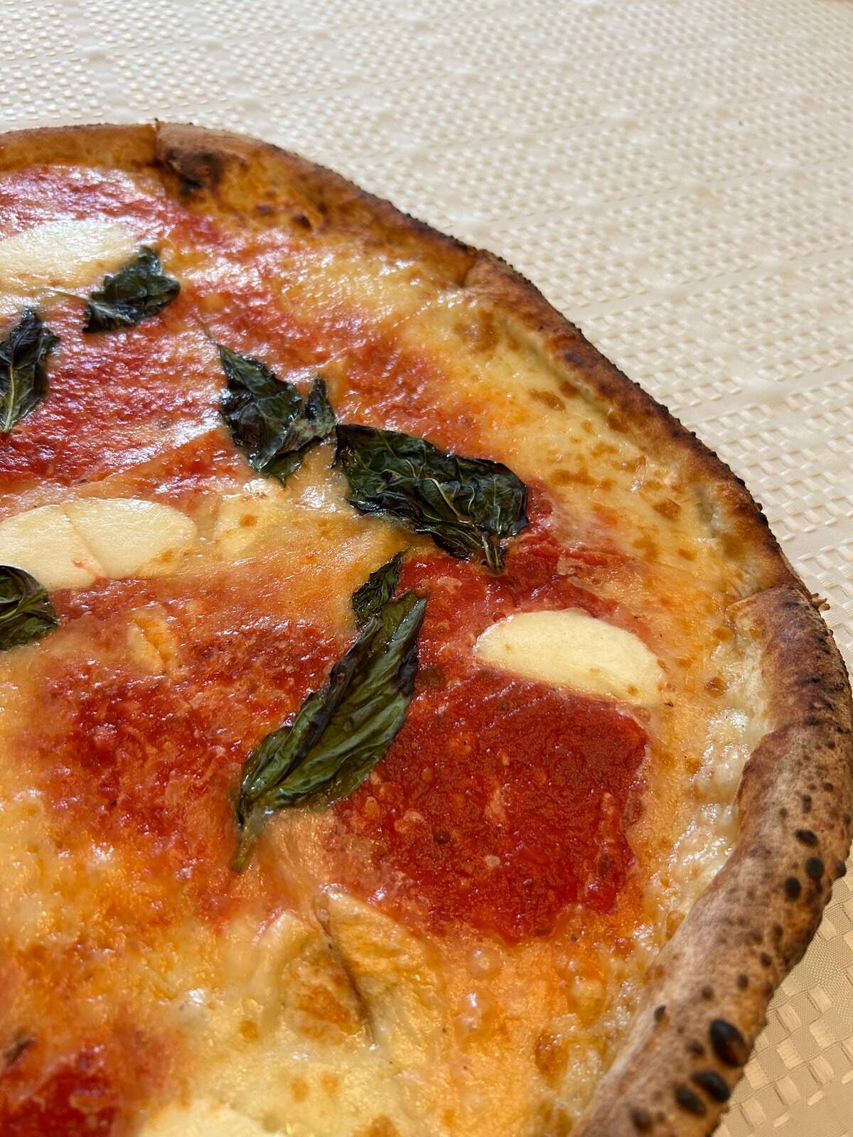 Margherita pizza at Alino in Mooresville