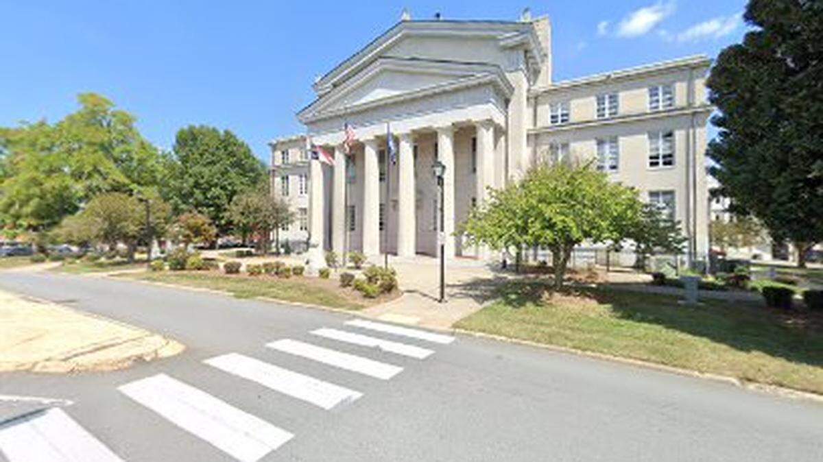 Lincoln County Historic Courthouse, 1 Court Square in downtown Lincolnton, N.C. Lincoln County commissioners are considering term limits for members of the board, but is it legal?