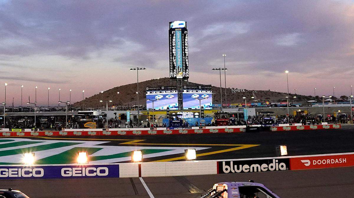 NASCAR’s season wraps up today at Phoenix Raceway.