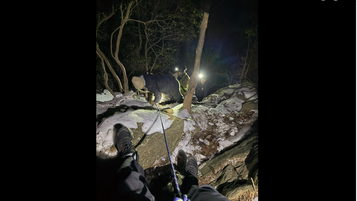 Teen gets stuck on icy mountain ahead of snow storm, North Carolina rescuers say