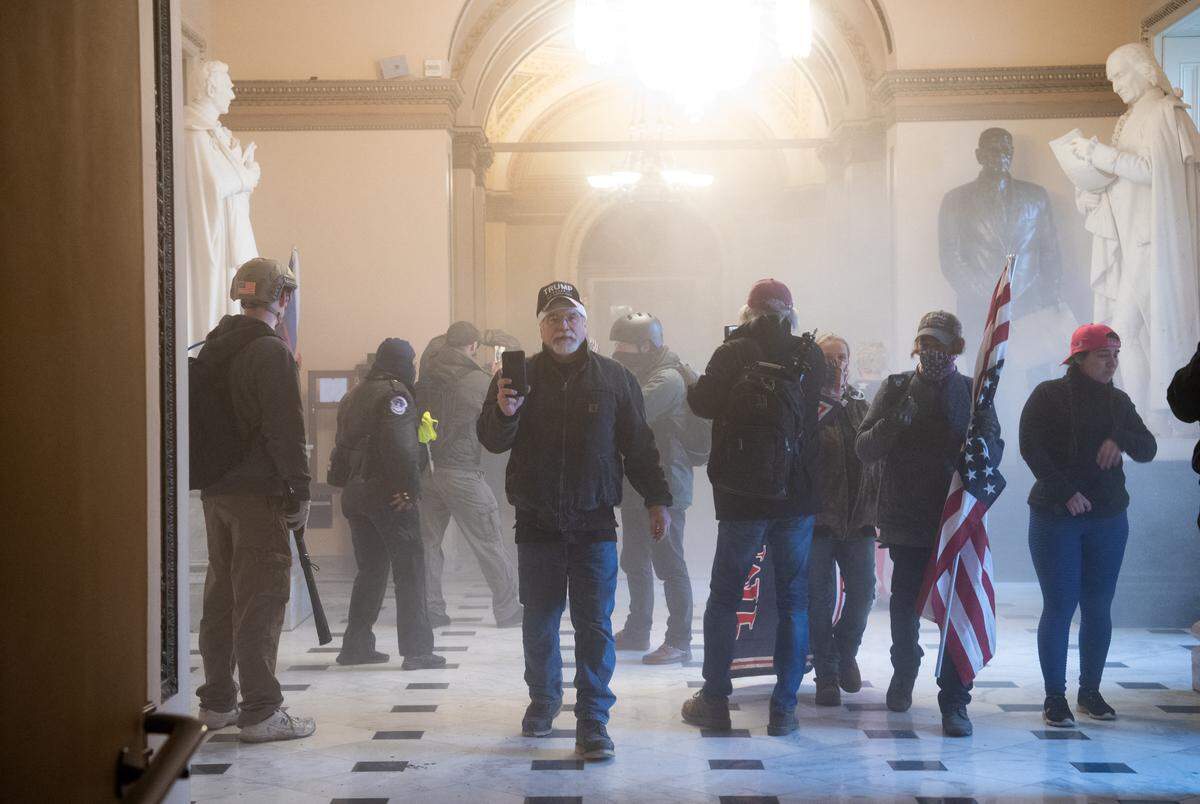 A federal lawsuit against Bank of America claims federal agencies encouraging banks to flag transactions following the Jan. 6 2021, U.S. Capitol riot effectively turning private banks into “de facto intelligence agencies.”