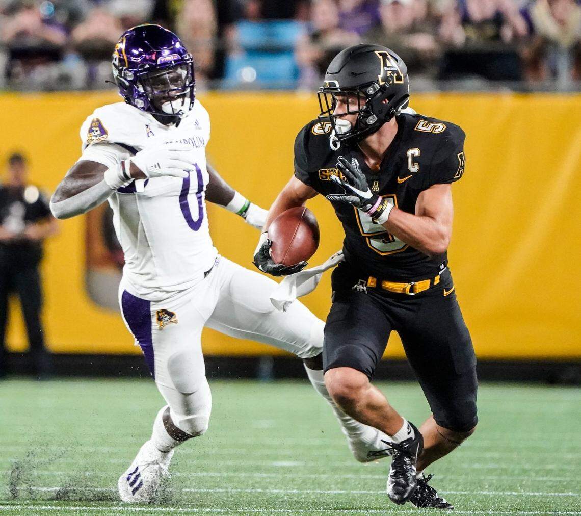 App State’s Thomas Hennigan runs with the ball at the Duke’s Mayo Classic at Bank of America Stadium in Charlotte. Hennigan had 114 yards receiving.