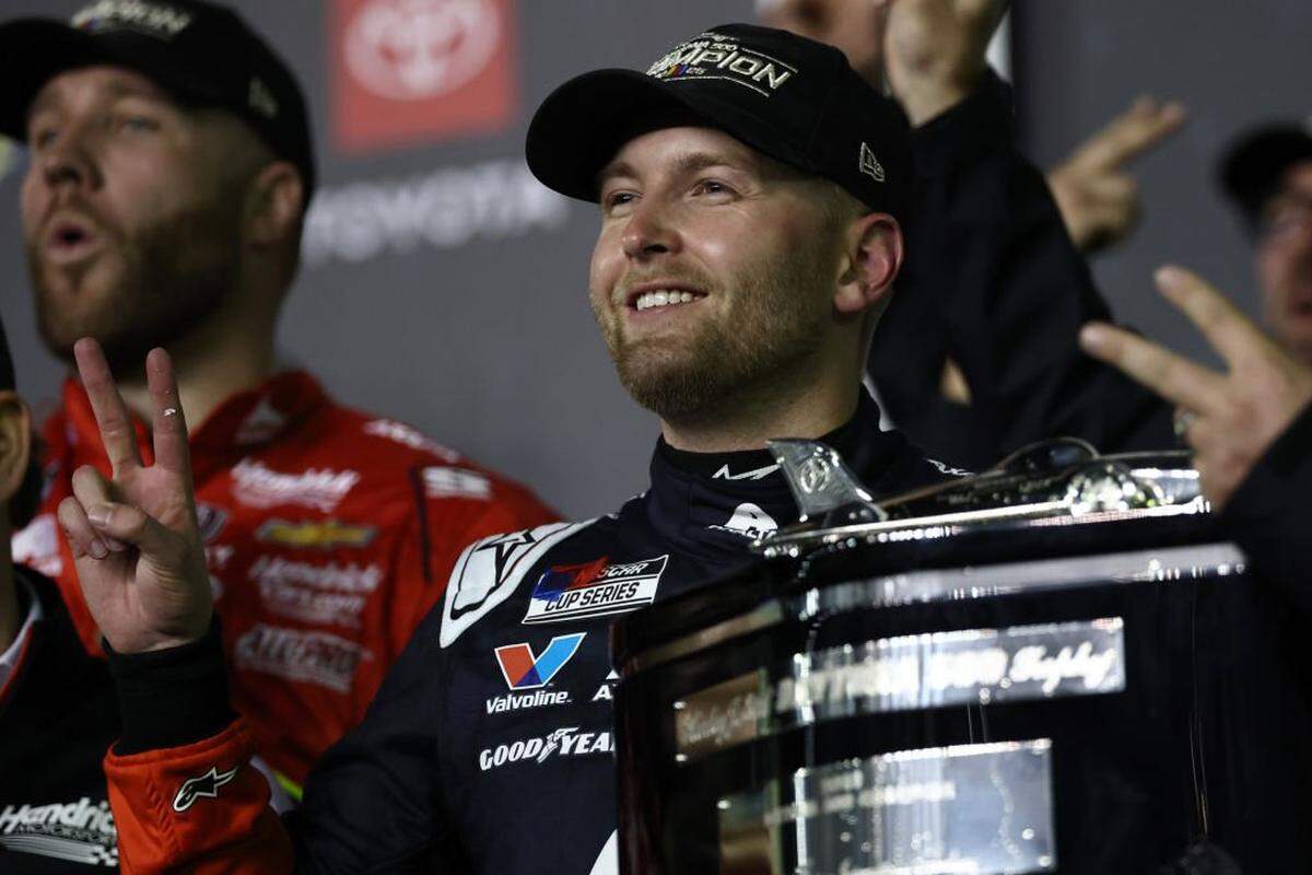 DAYTONA BEACH, FLORIDA - FEBRUARY 16: William Byron, driver of the #24 Axalta Chevrolet celebrates in victory lane after winning the NASCAR Cup Series Daytona 500 at Daytona International Speedway on February 16, 2025 in Daytona Beach, Florida. (Photo by Jared C. Tilton/Getty Images)
