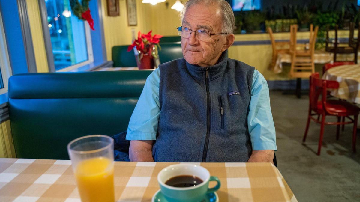 Bob Killough would walk to Dish restaurant every day, rain or shine. He died last week at age 93.
