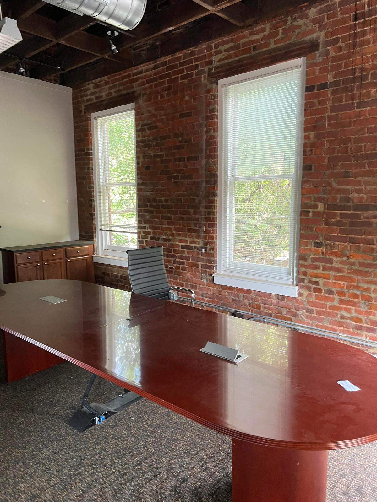 The vacant Leeper & Wyatt building had recently been used for offices. A plan is place now for the owners of a local restaurant company to save the historic landmark building.