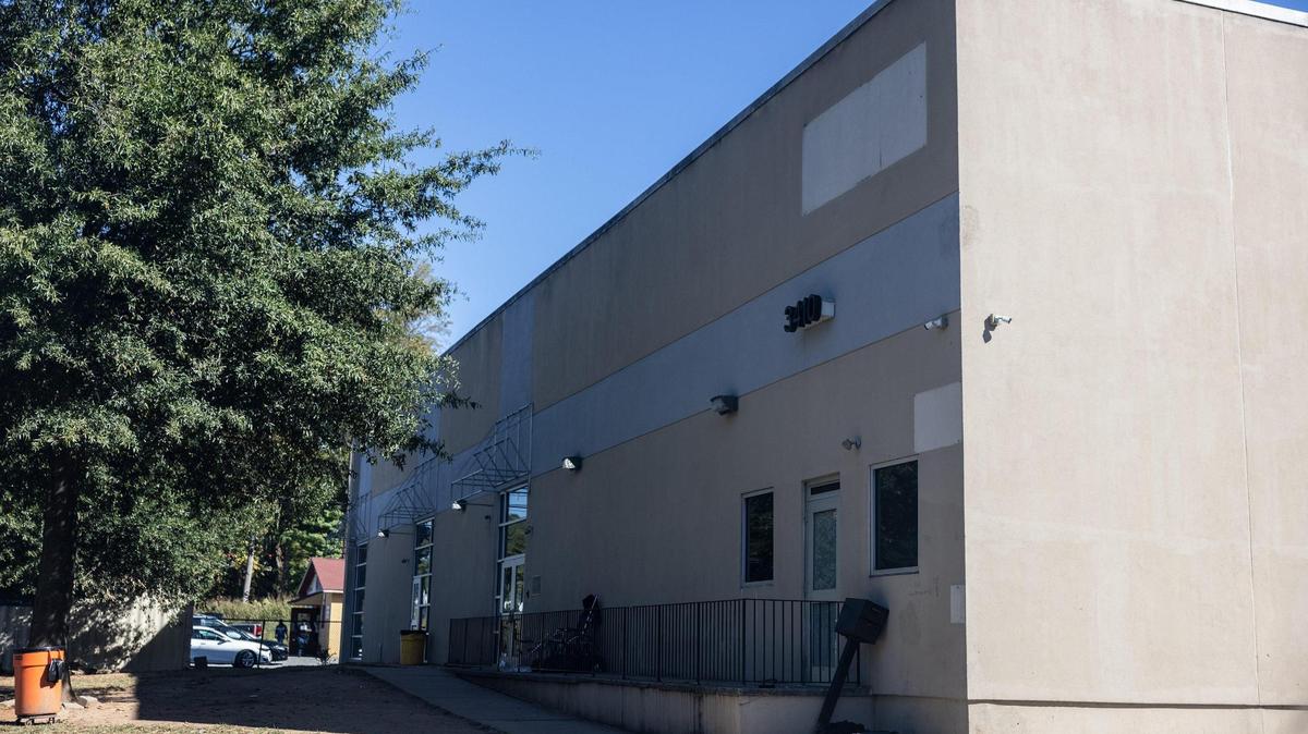 Just as colder temps arrive, Roof Above Giles Center in Charlotte has been forced to close temporarily for needed repairs, CEO Liz Clasen-Kelly of the nonprofit Roof Above said on Friday, Oct. 7, 2022.