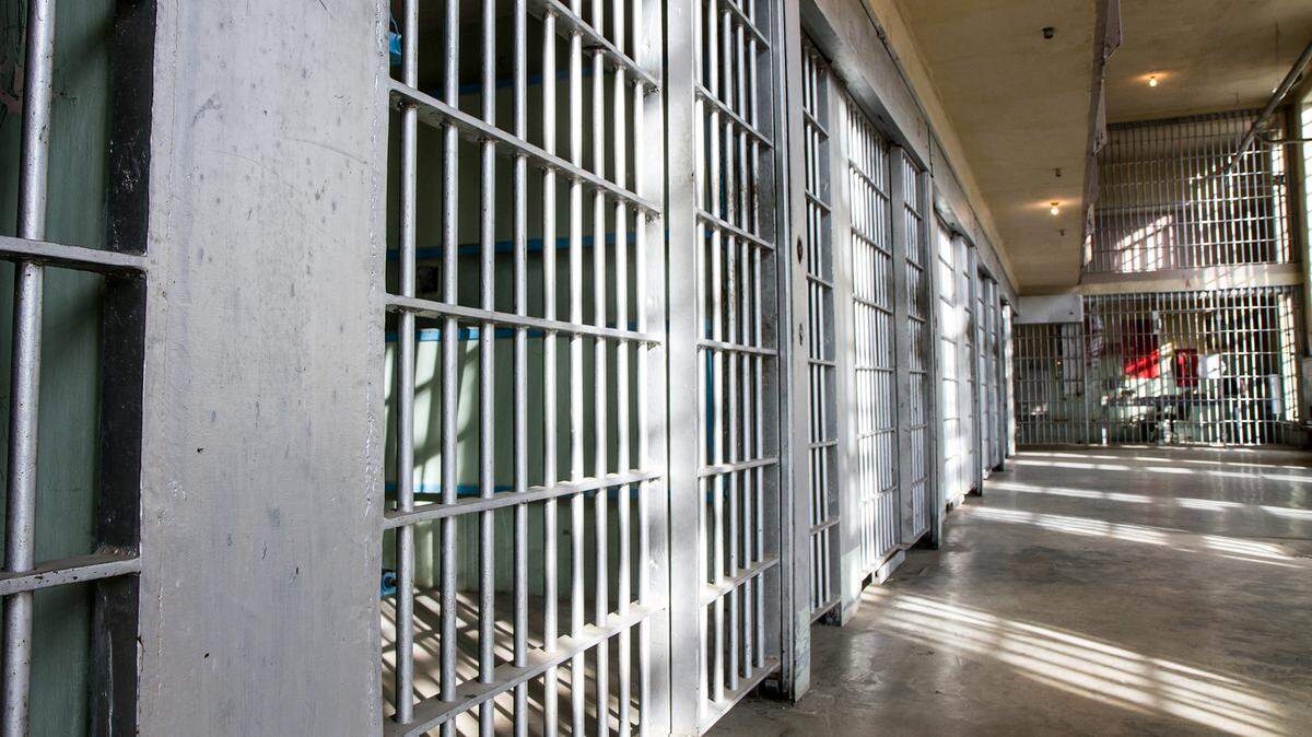 A father of five was arrested after deputies found roaches, feces and rotting food during a welfare check at his Florida house, according to a sheriff’s office.
