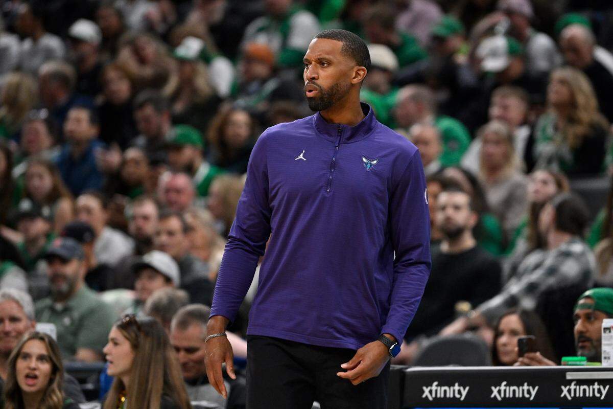 Charlotte Hornets head coach Charles Lee looks on during the first half against the Boston Celtics at TD Garden. 
