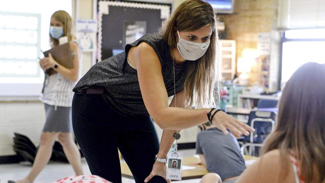 All schools expected to follow Mecklenburg, Charlotte mask mandate, officials say