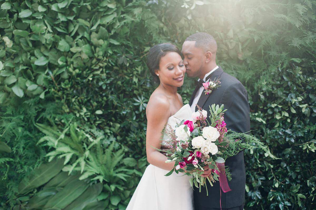 For an outdoor wedding, the ceremony surroundings can be put to use in lieu of extra flower arrangements.