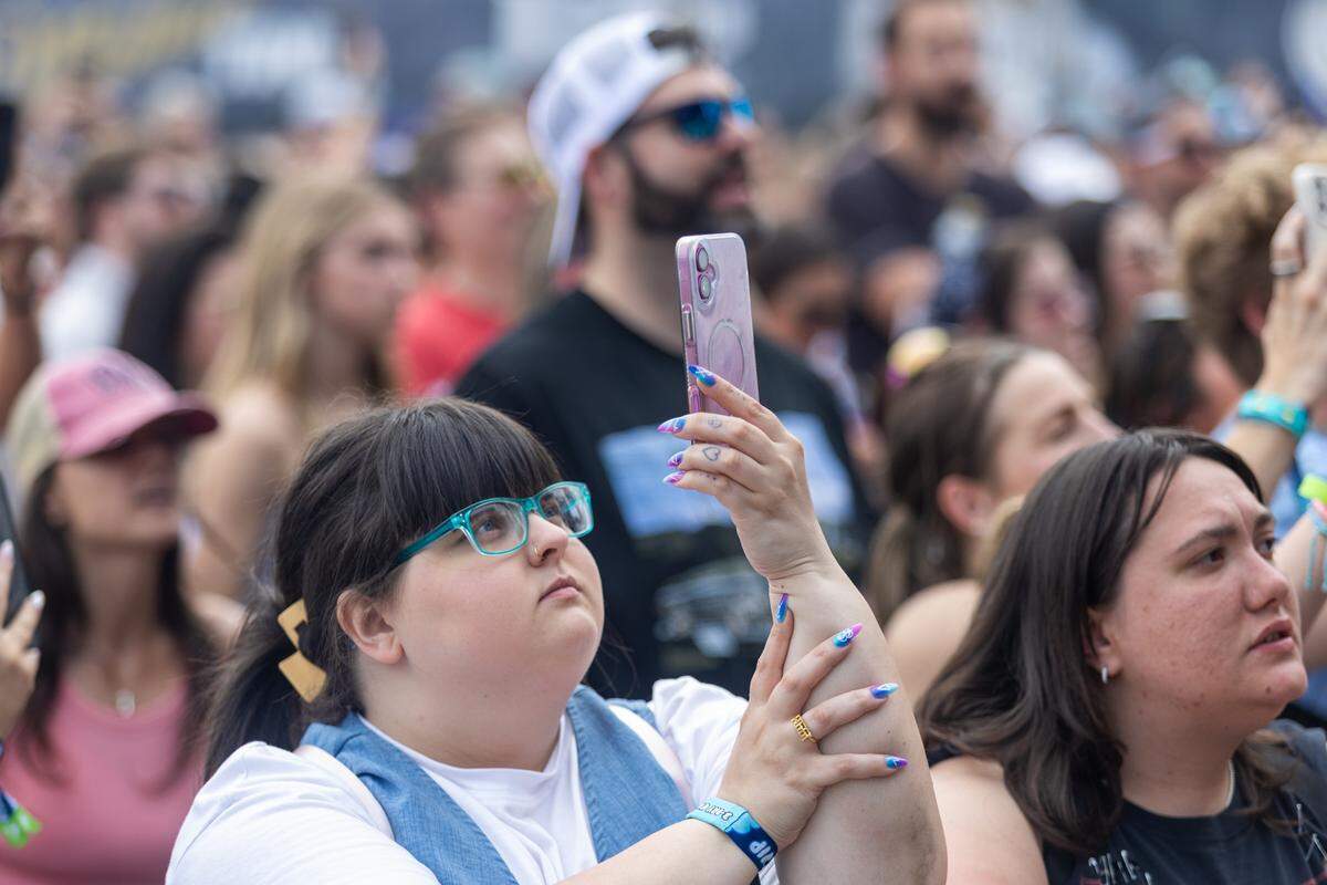 Fans at Lovin’ Life Music Fest on May 2, 2025.