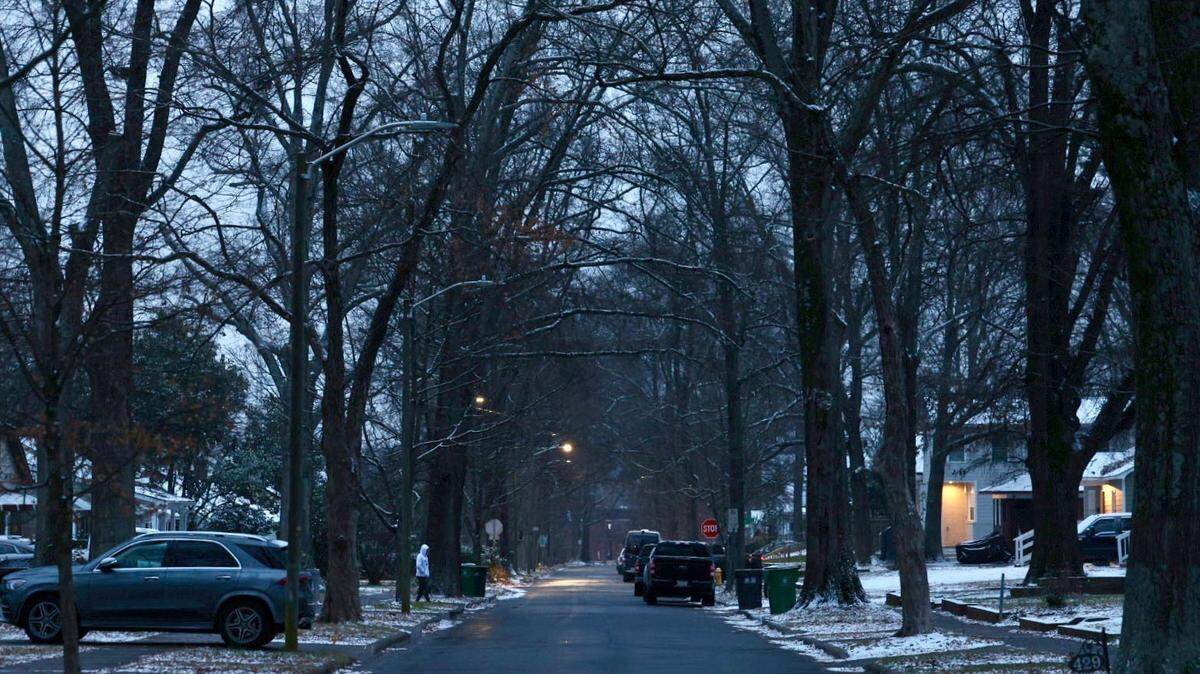 A view of Keswick Avenue in Charlotte as snow and rain began freeze on Friday, Jan. 10, 2025. Some area school districts are starting later or closing Monday because of lingering ice.