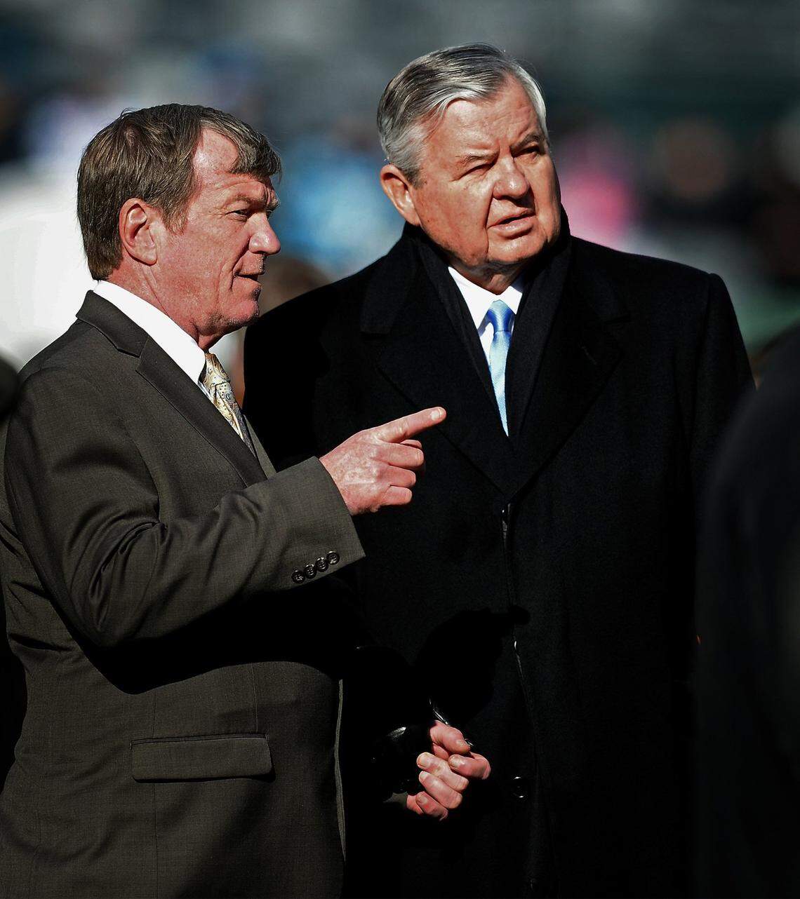 Carolina Panthers interim general manager Marty Hurney, left and team owner Jerry Richardson, right, talk along the team’s sideline at MetLife Stadium in East Rutherford, NJ prior to the team’s game against the New York Jets on Sunday, November 26, 2017.