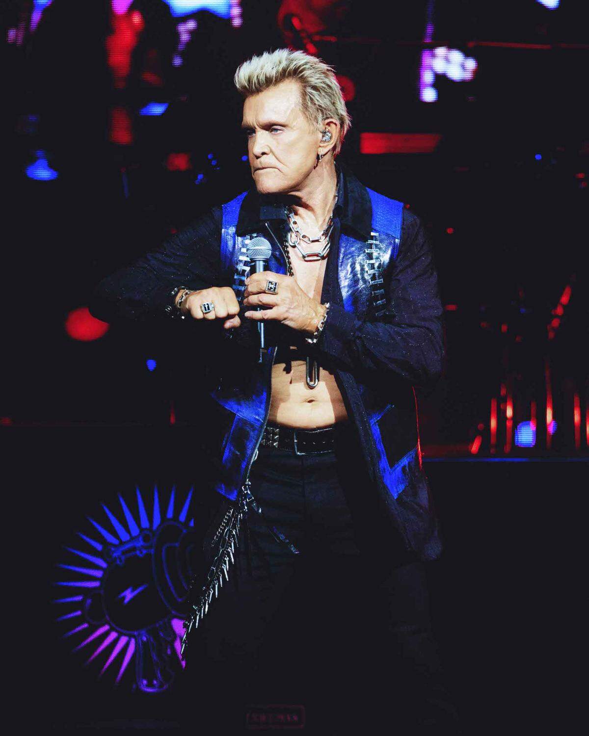 Billy Idol performs in concert at PNC Music Pavilion on Friday night.