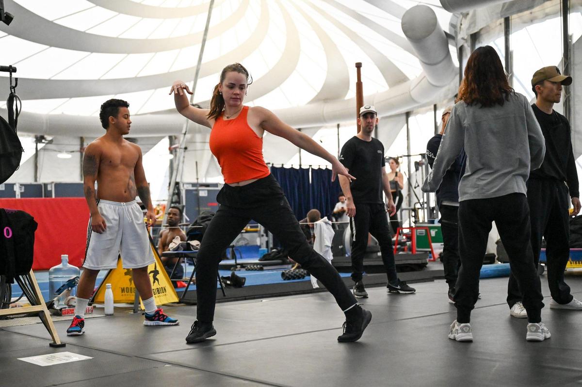 Briana Lear rehearses dance moves with fellow “Bazzar” performers last Friday. Press photographers were not permitted at the actual live shows.