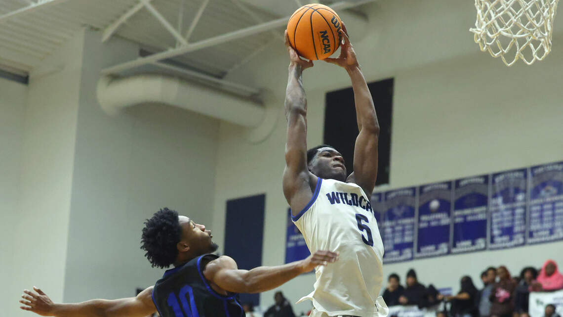 Showdown in ‘Mo-town’ was one-sided Wednesday. Lake Norman boys, girls roll Mooresville