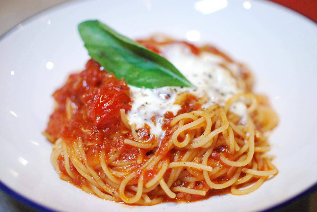 Fontana di Vino’s Spaghetti Pomodoro.