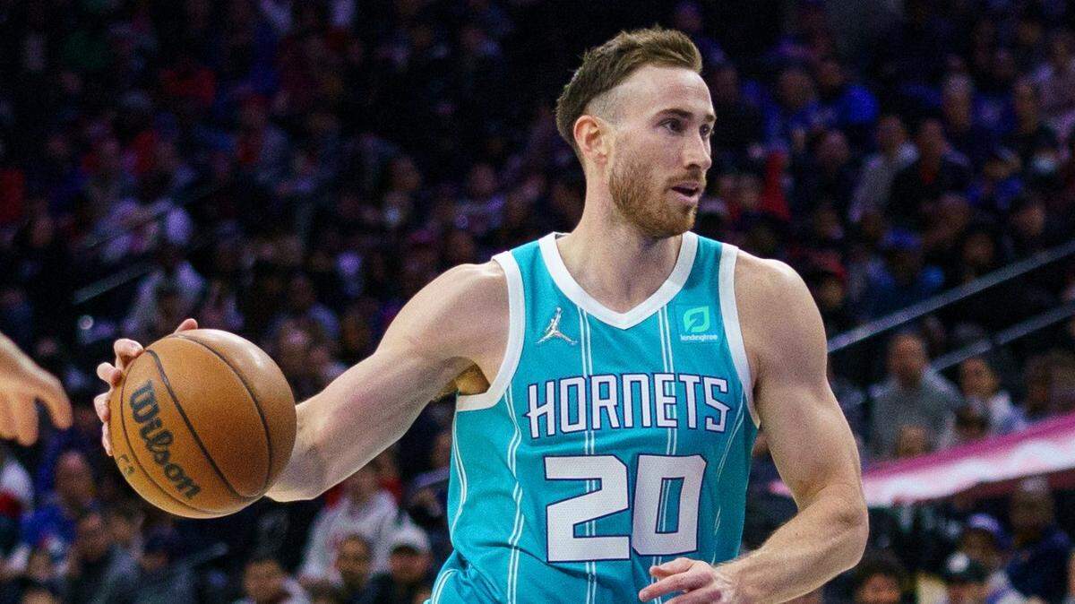 Charlotte Hornets’ Gordon Hayward in action during an NBA basketball game against the Philadelphia 76ers, Saturday, April 2, 2022, in Philadelphia. (AP Photo/Chris Szagola)