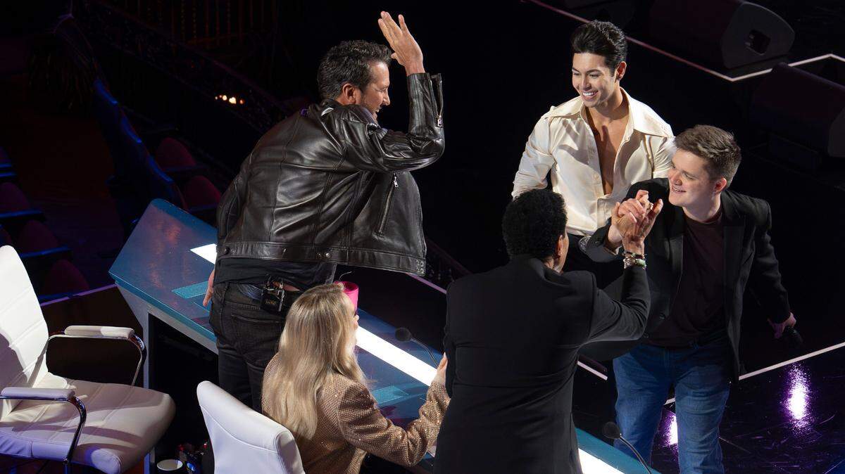 Josh King and MKY in the April 7 episode of “American Idol” on ABC.