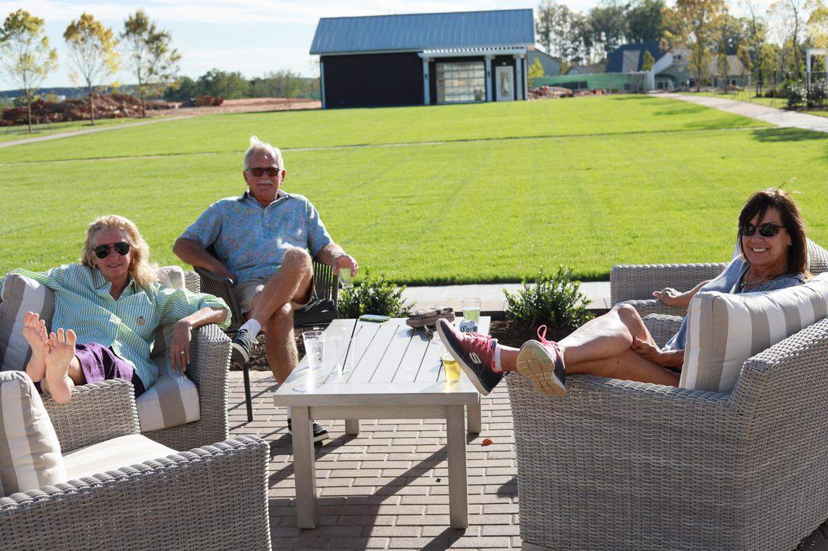 Meyers Research data shows that 25 percent of Baby Boomers are interested in retiring near their children, even if that means relocating to another state.