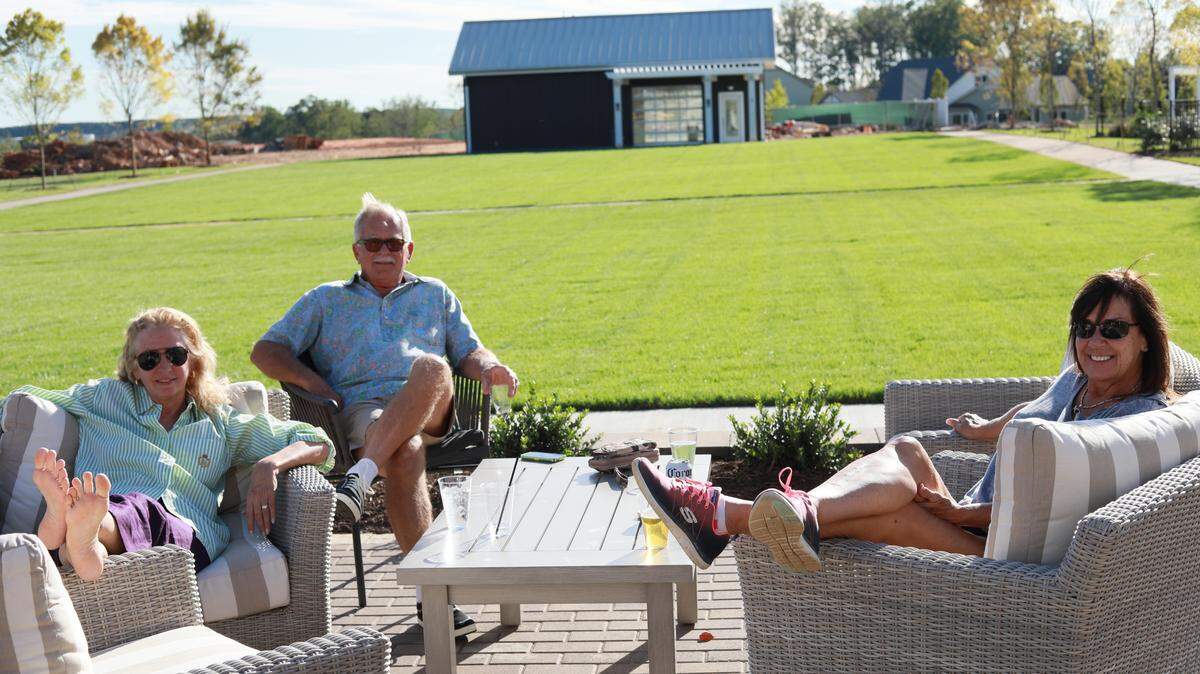 Meyers Research data shows that 25 percent of Baby Boomers are interested in retiring near their children, even if that means relocating to another state.