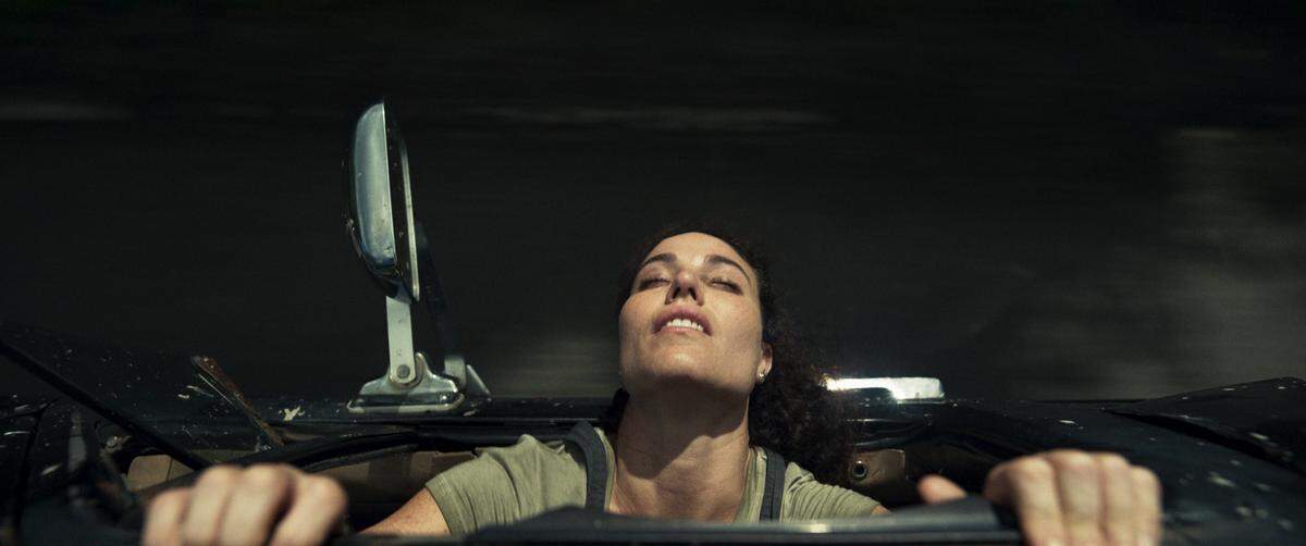 “La pecera” (The Fishbowl), is a Puerto Rican film about a woman with cancer who decides to return to her native Puerto Rico.