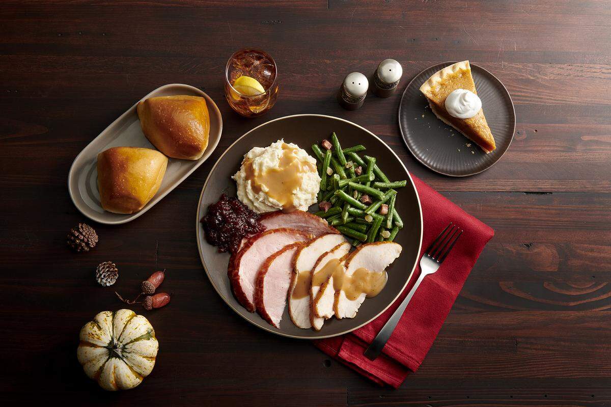 Golden Corral will offer a holiday buffet on Thanksgiving.