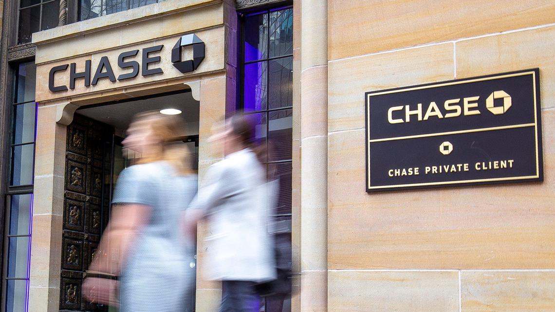 Chase Bank will add 200 employees and 24,000 square feet to its Charlotte office in the Rotunda building, the bank announced on Tuesday.