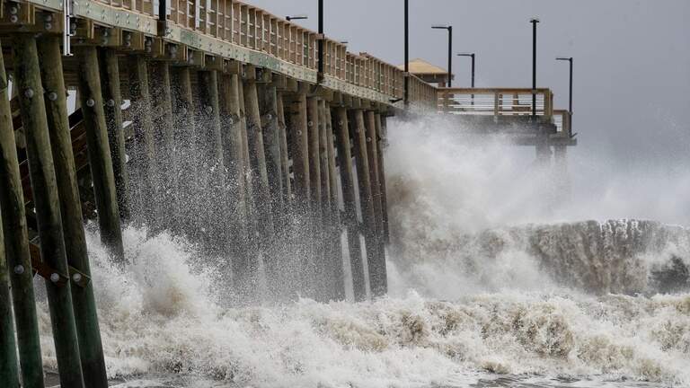 Hurricane Dorian returns to Category 3 strength as it approaches Carolinas coast