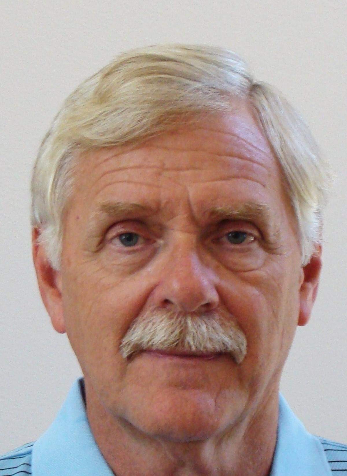 Alan J. Hoyle