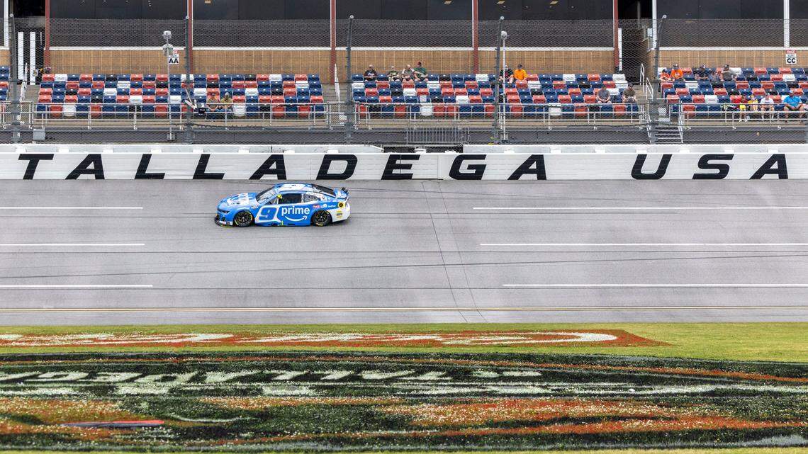 Apr 26, 2025; Talladega, Alabama, USA; NASCAR Cup Series driver Chase Elliott (9) runs a qualifying lap during Jack Link’s 500 qualifying at Talladega Superspeedway.