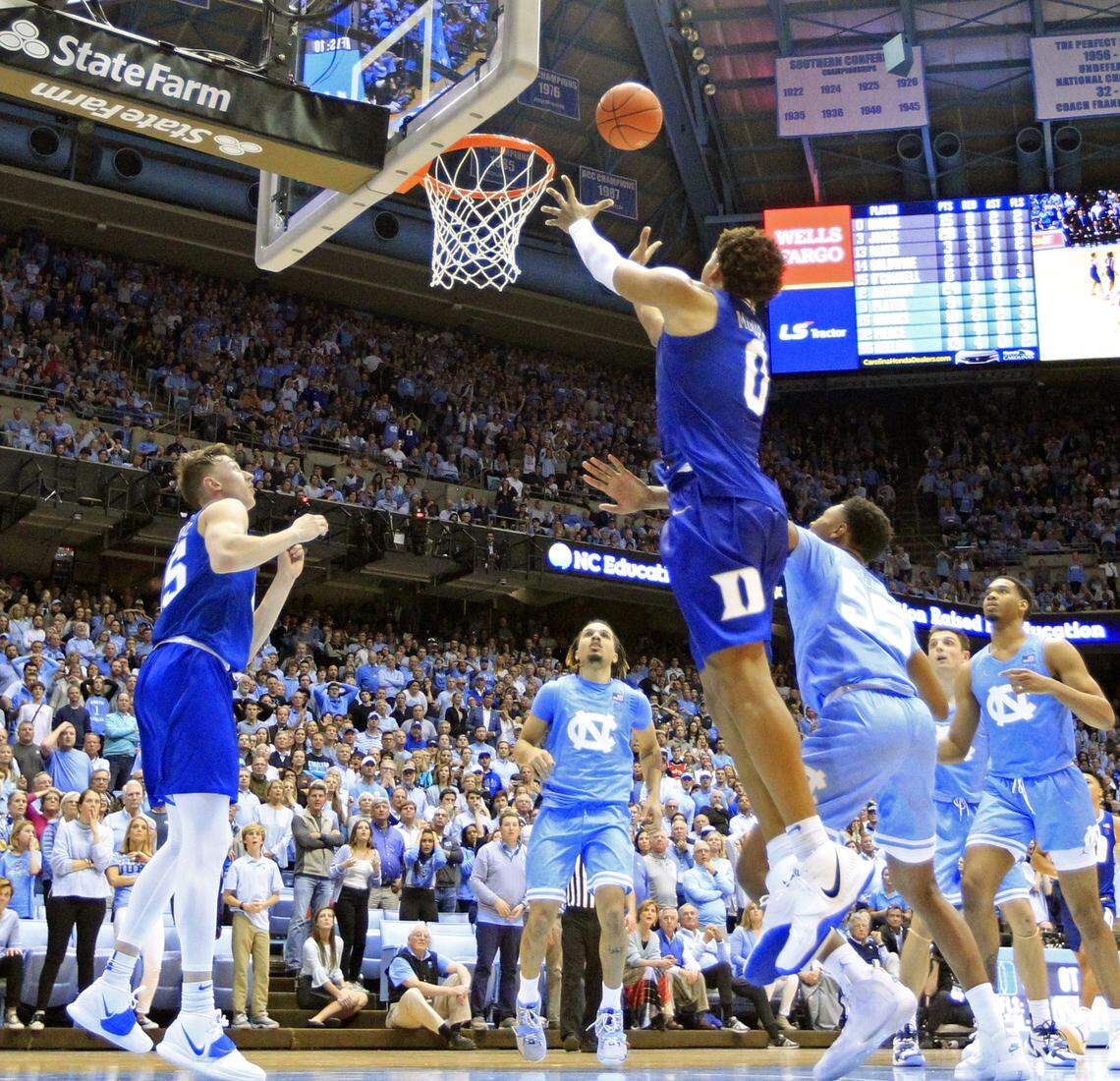 Duke’s Wendell Moore Jr. (0) gets ready to make the last-second shot that gave Duke a 98-96 overtime victory over UNC at the Smith Center in Chapel Hill Saturday.