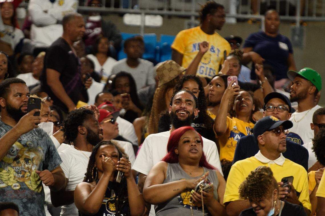 Fans cheer during the Duke’s Mayo Classic at Bank of American Stadium in Charlotte, NC, on Saturday, Sept. 3, 2022.