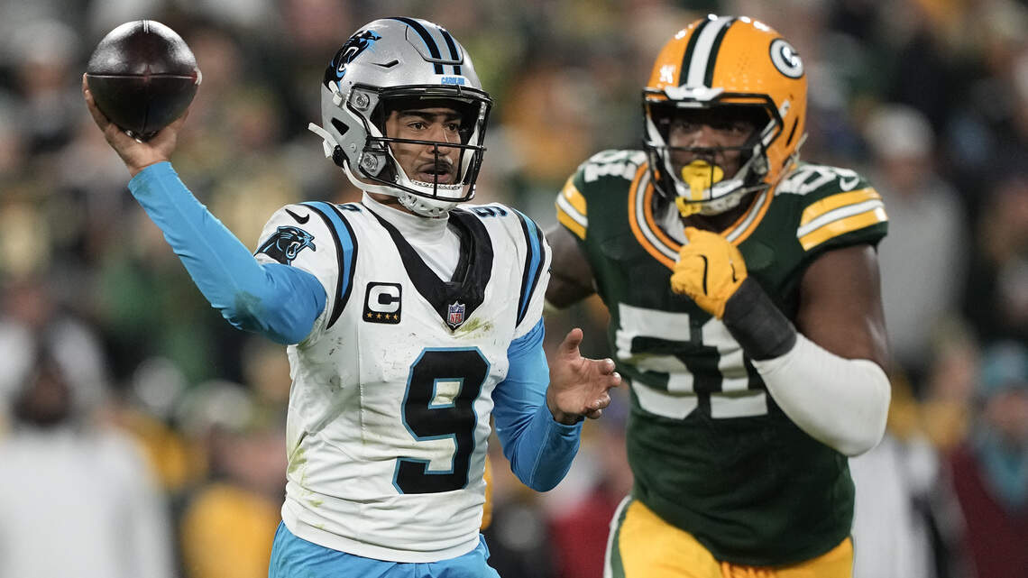 PHOTOS: Panthers lose to Packers, 27-19