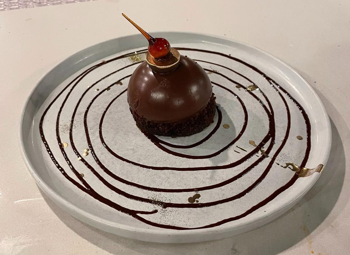 Yunta’s lúcuma chocolate bomba.