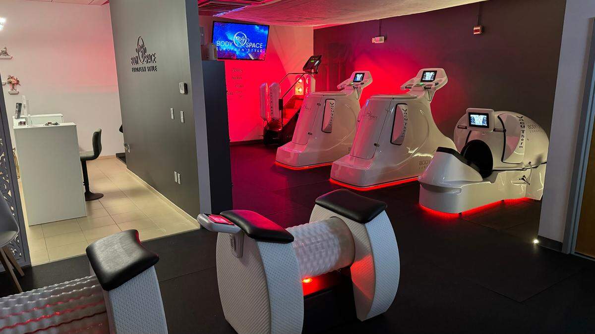 MG Body Space uses infrared light into help increase body temperature and, therefore, burn more calories.