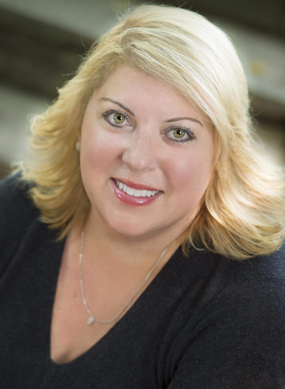 Author Debbie Cenziper