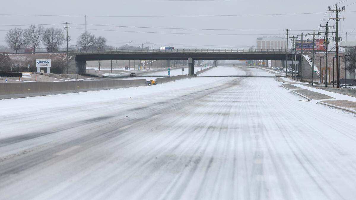 Divers and motorists in northern Ohio urged to exercise extreme caution as Winter Storm Fern brings icy roads, low visibility, frigid wind chills and lake-effect snow.