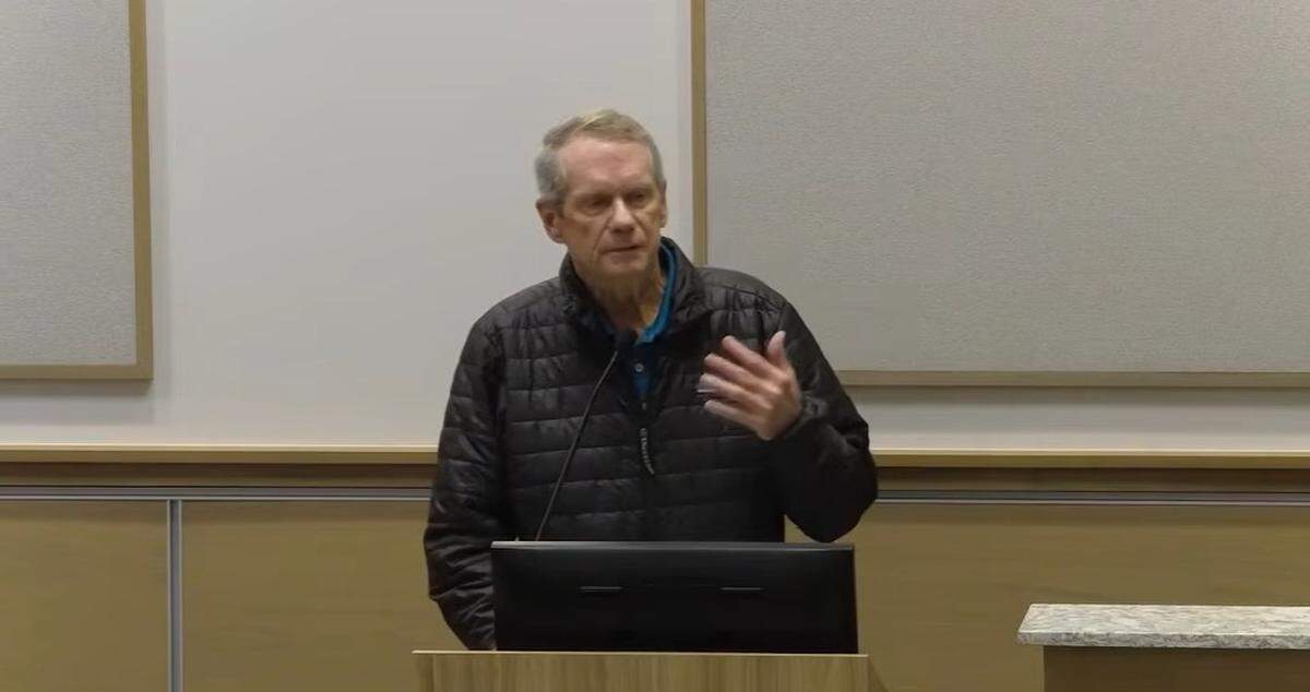 “I will have a three-story apartment building looking into my and my neighbor’s backyards,” neighbor Bob McAuley told the Huntersville Board of Commissioners on Tuesday night, Feb. 3, 2026, about the proposed Old Statesville Road Mixed-Use development.