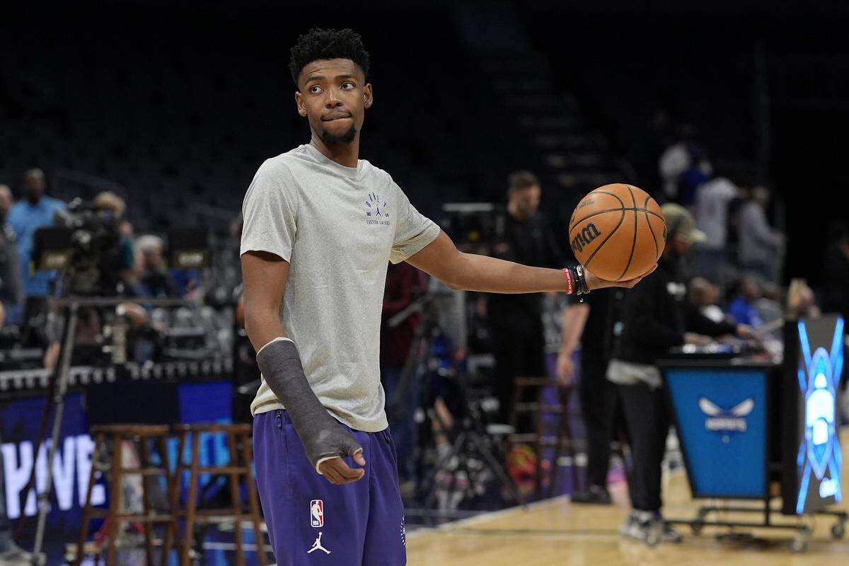 Charlotte Hornets forward Brandon Miller (24) during pregame warmups against the New York Knicks at Spectrum Center.