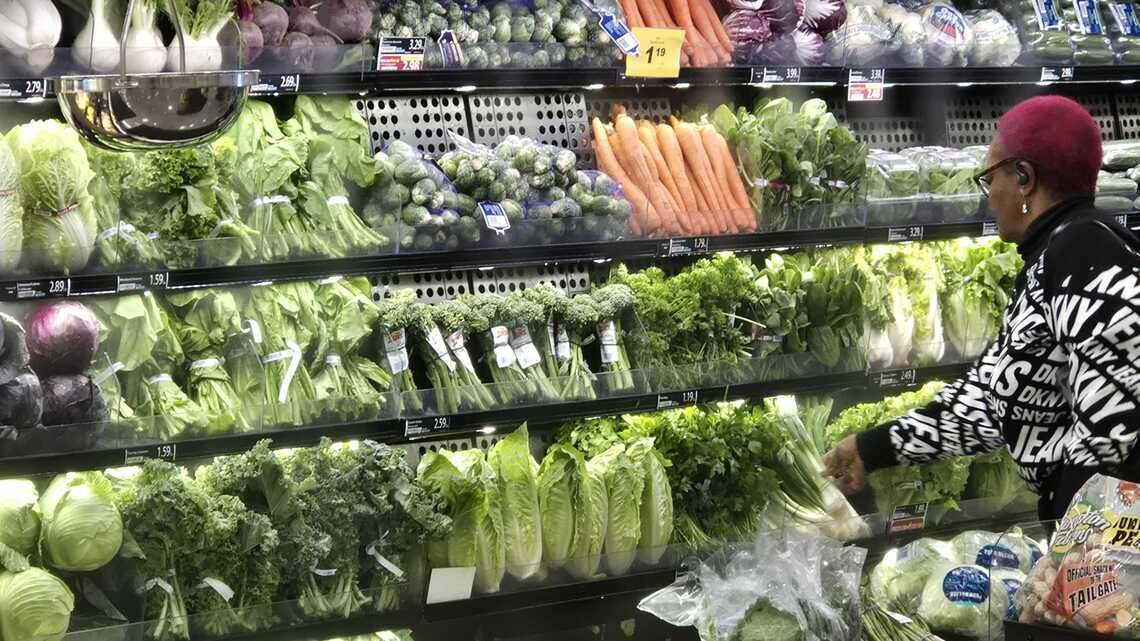 2 popular Triangle grocery stores are slashing prices. How do the costs compare?