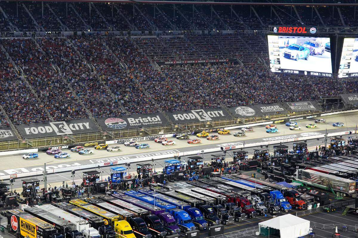 Sep 21, 2024; Bristol, Tennessee, USA; The pace car leads the field during the Bass Pro Shops Night Race at Bristol Motor Speedway.