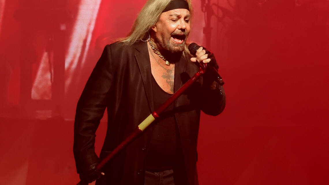 Review: Mötley Crüe brought 1989 back to Charlotte. It was gloriously ridiculous