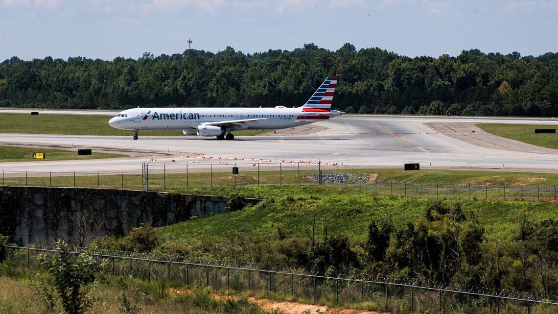 American Airlines flights delayed, canceled at CLT Airport after systemwide outage