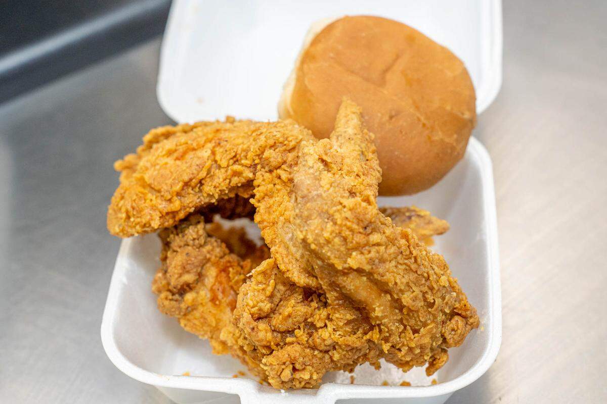 A three-piece wings and roll combo at Original Chicken ‘n Ribs.