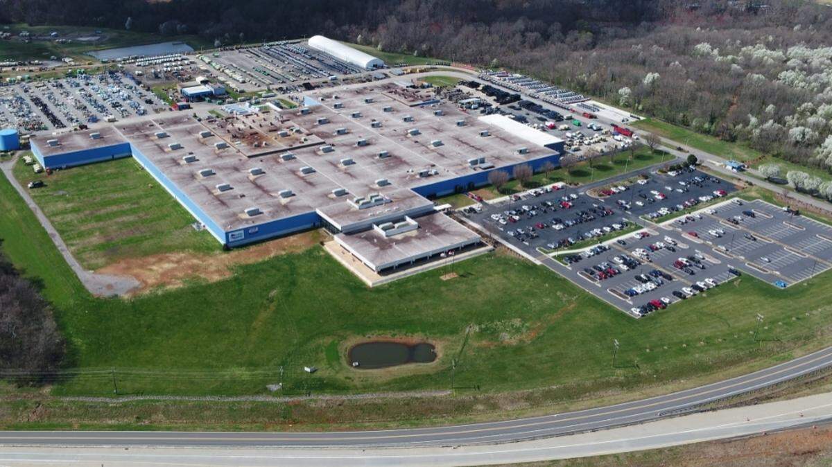 Doosan Bobcat begin construction on its 580,000-square-foot expansion at the Statesville manufacturing facility at 1293 Glenway Drive.