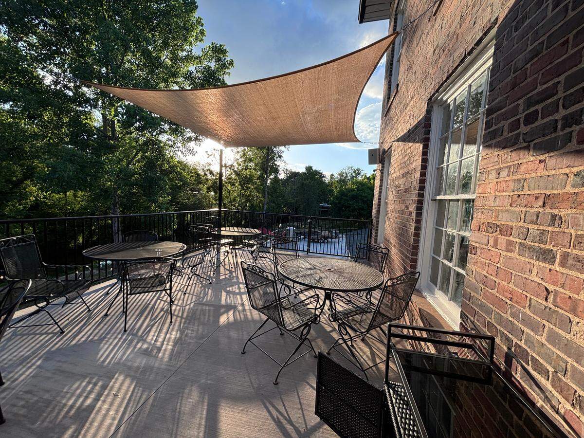 The patio at Muddy River Distillery.